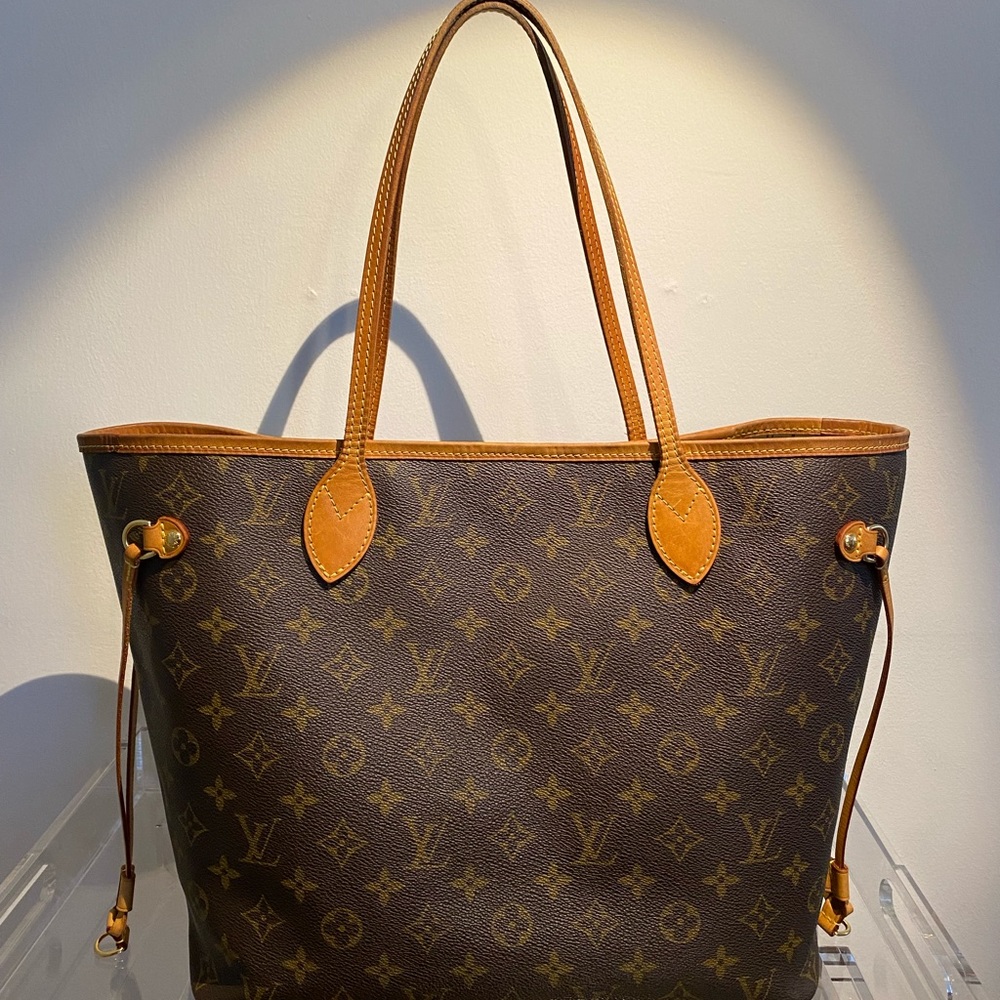 Louis Vuitton Monogram Neverfull MM Handbag